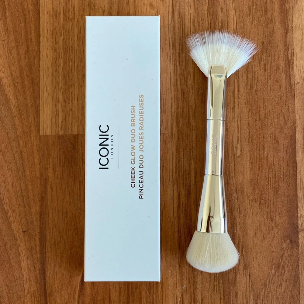 ❤️ Iconic London Cosmetics Cheek Glow Duo Limited Edition Brush NWT